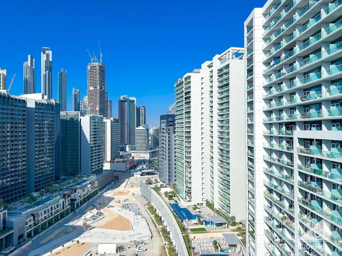 Luxury Stay At Damac Majestine With Balcony & Views Dubai